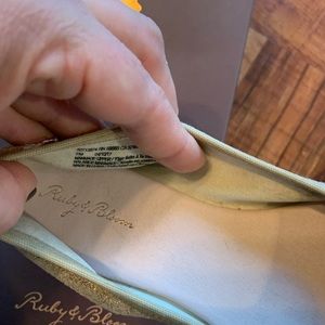 Ruby & Bloom girls flats gold size 2